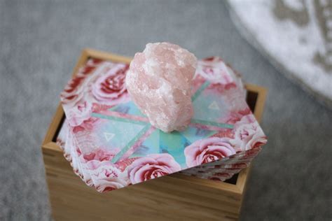 水晶 屬水|五行屬水帶什麼水晶？